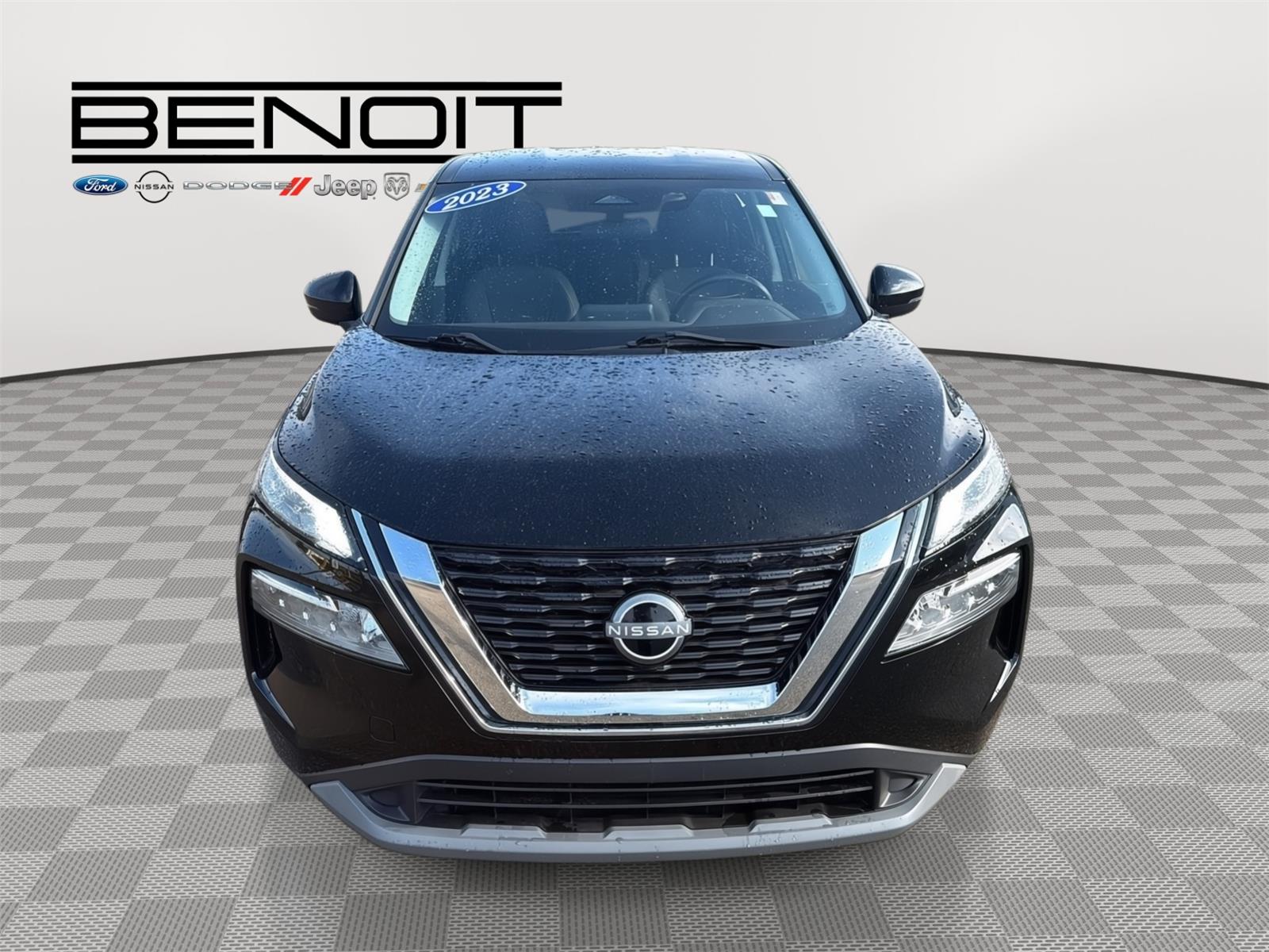 2023 Nissan Rogue SV photo 2