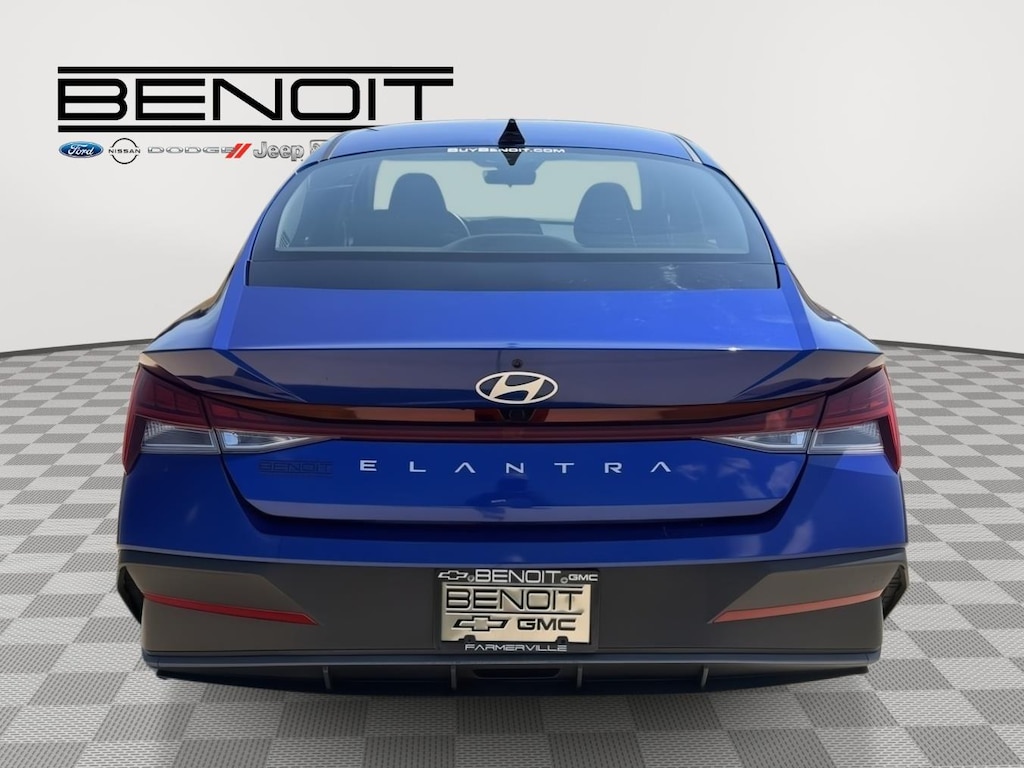 Used 2025 Hyundai Elantra SEL Convenience