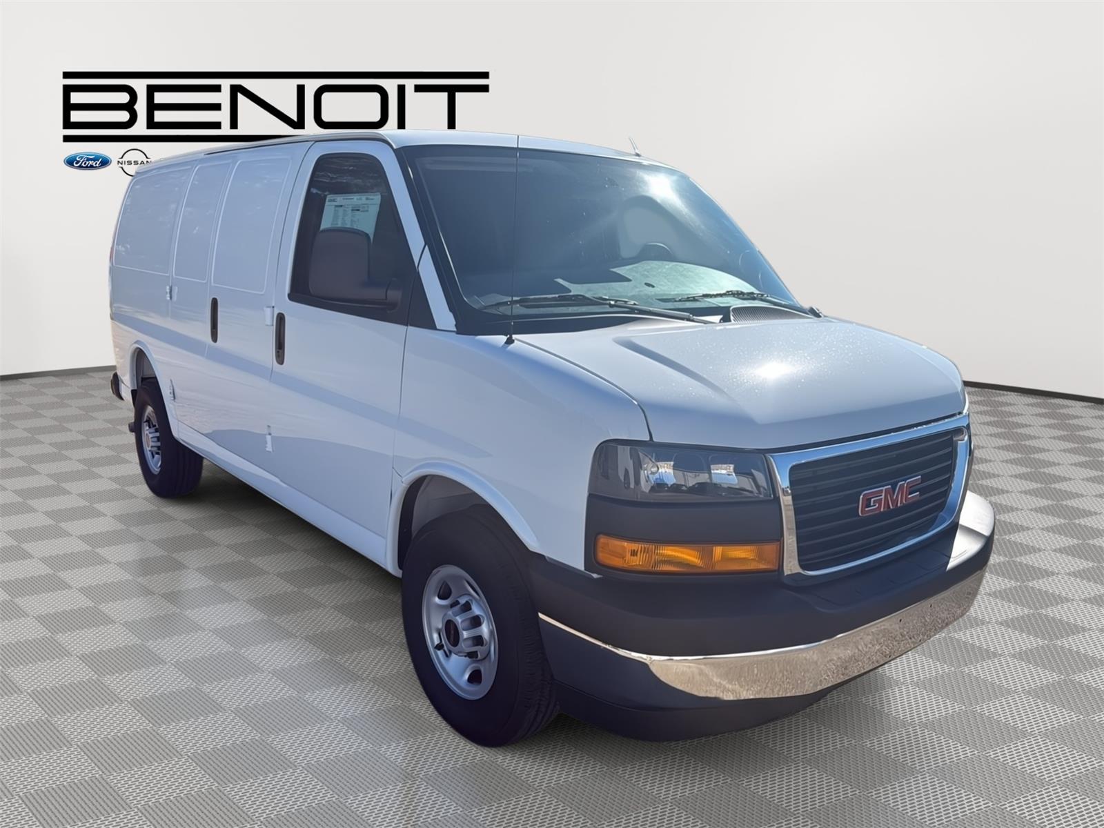 2025 GMC Savana Cargo Work Van's photo
