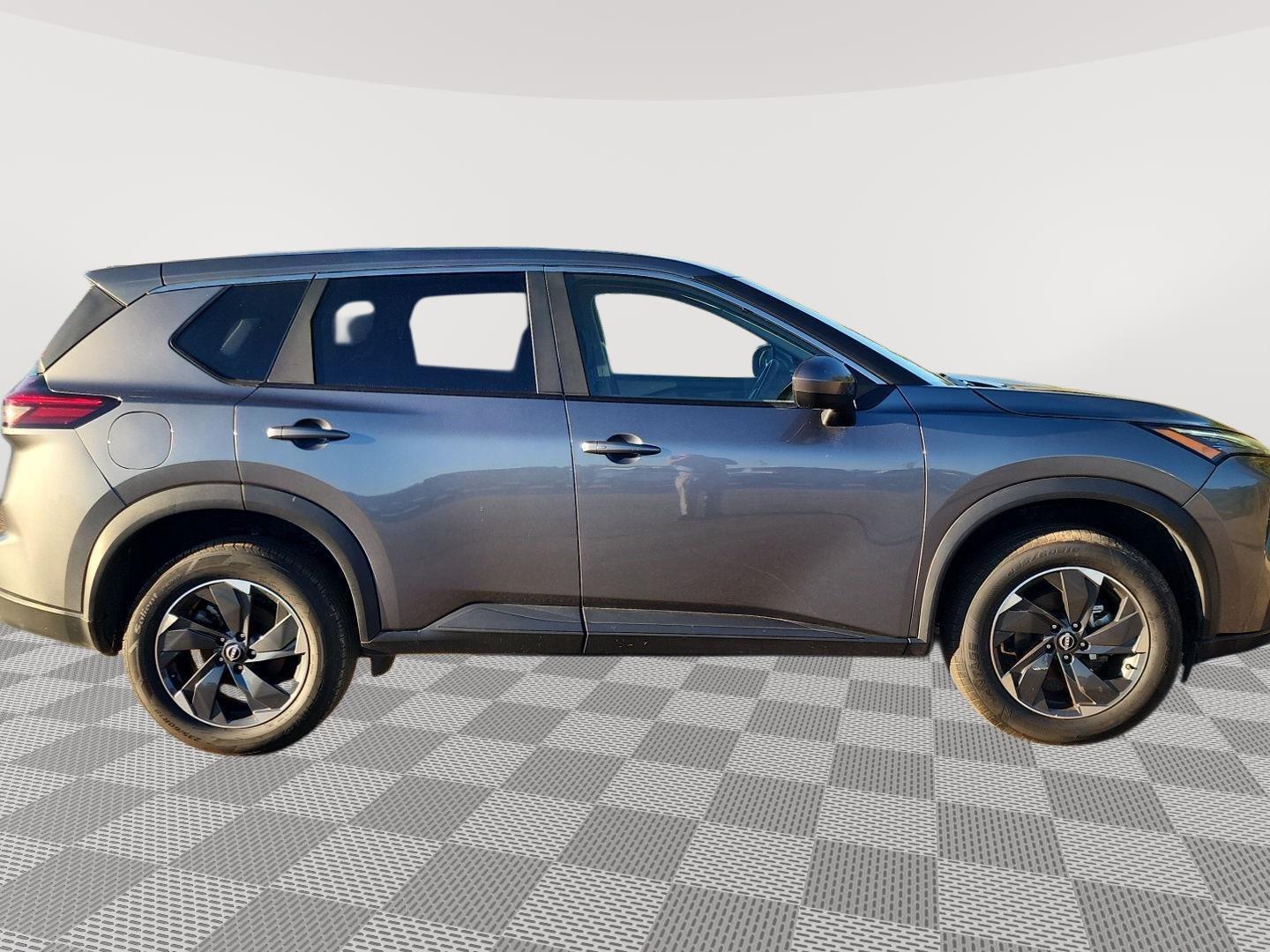2024 Nissan Rogue SV photo 4