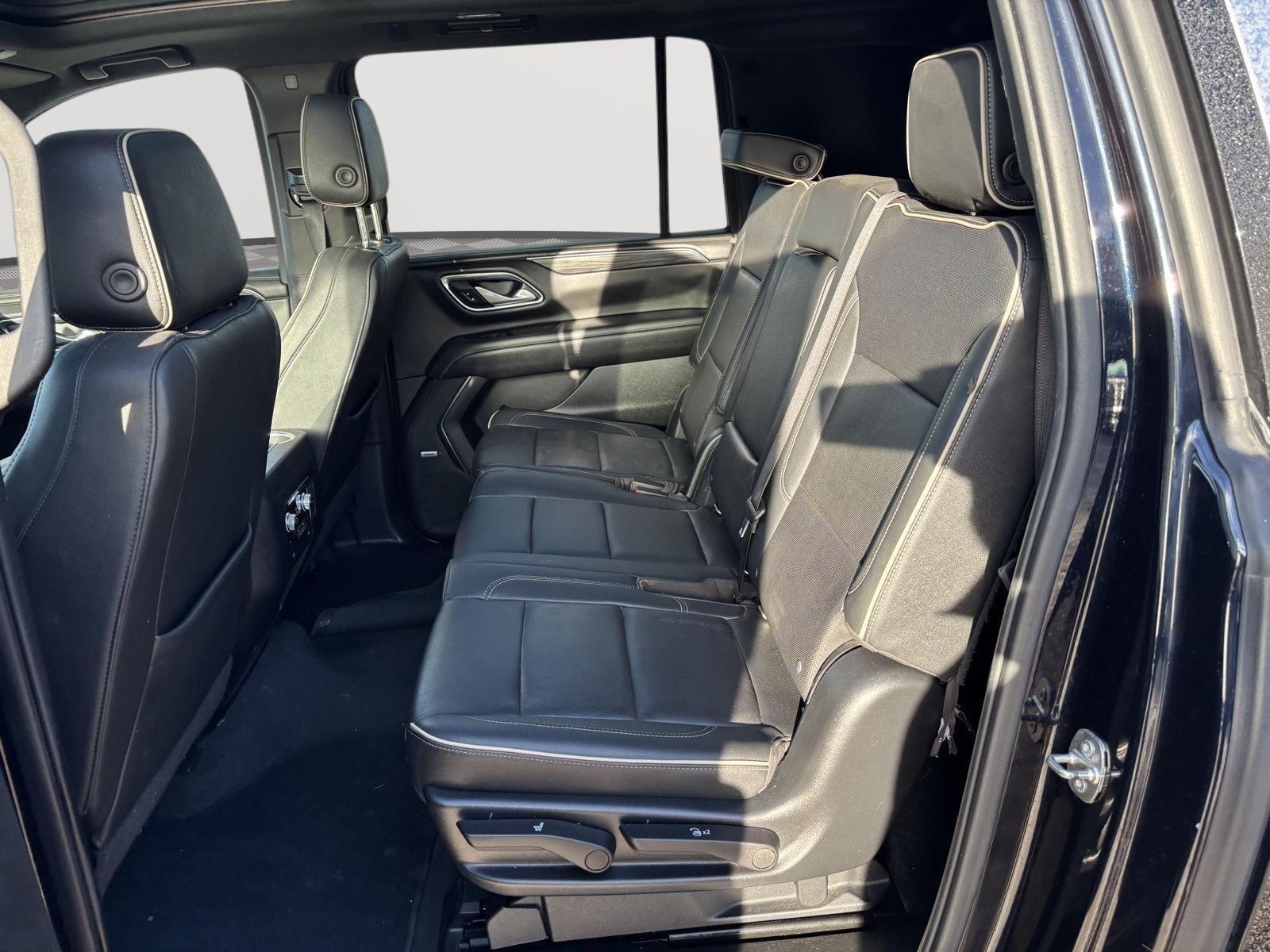 2022 GMC Yukon XL SLT - Photo 12