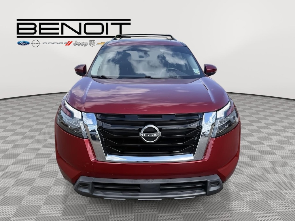 Used 2023 Nissan Pathfinder SV