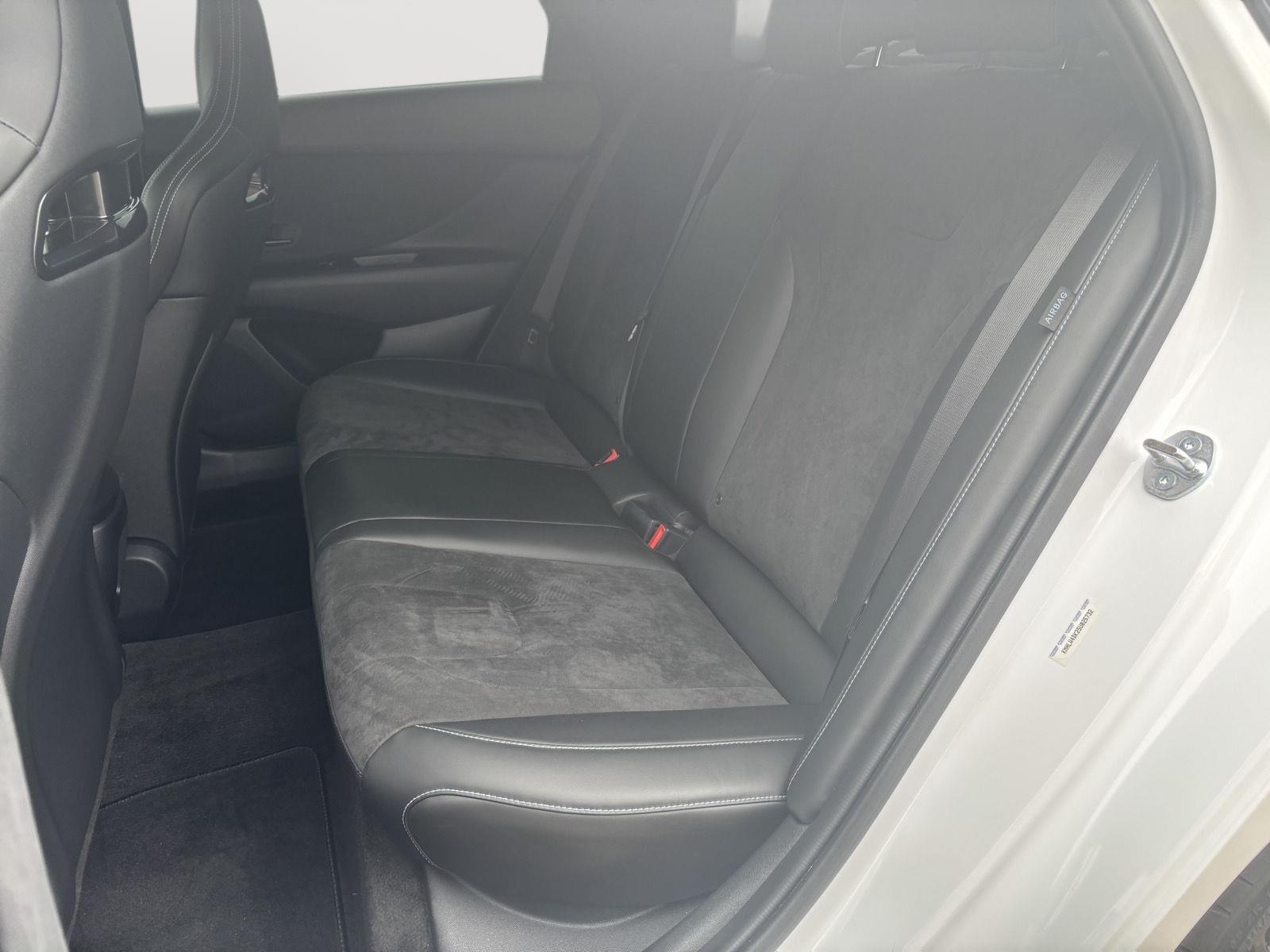 2025 Hyundai Elantra N - Photo 23