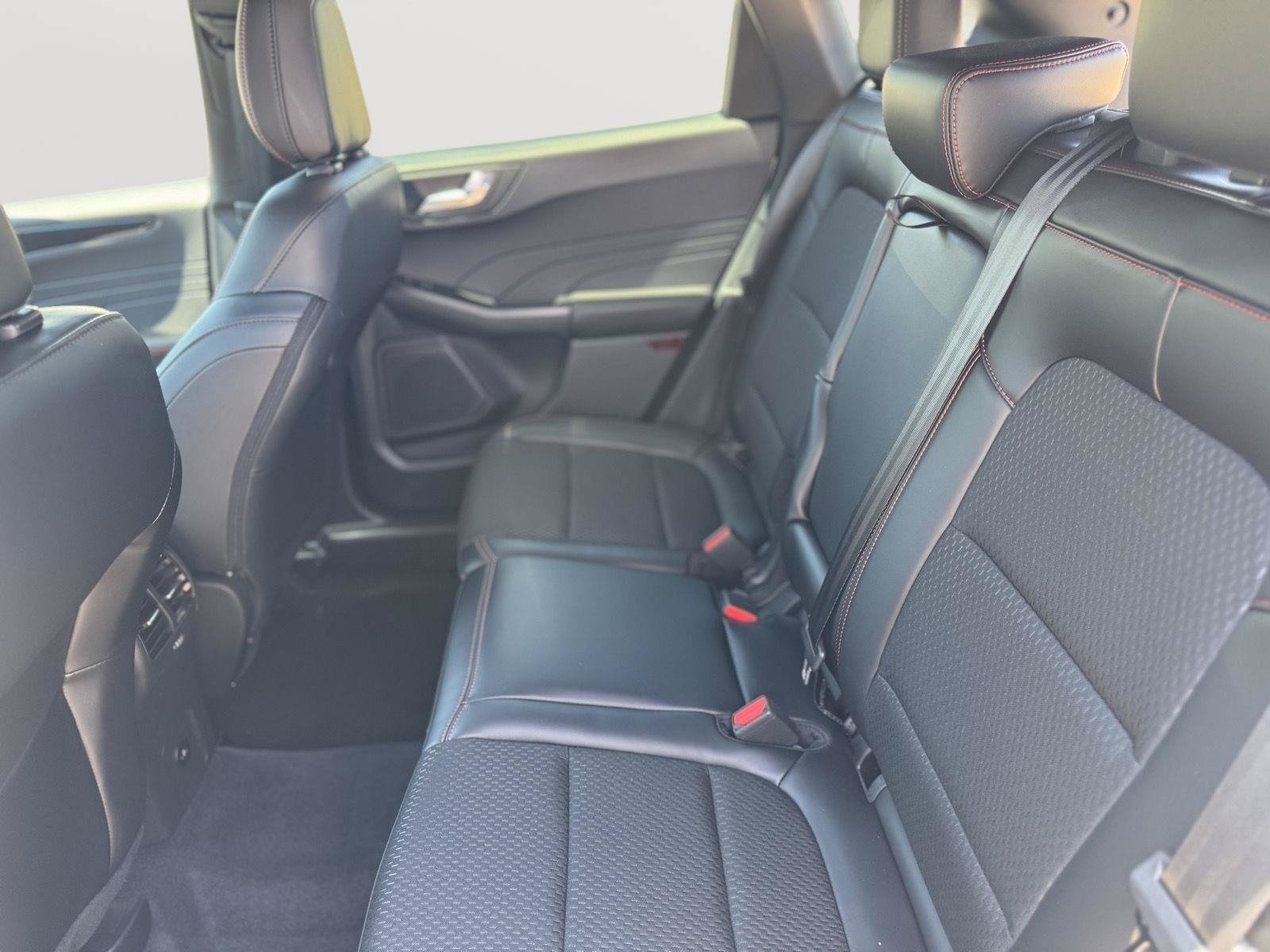 2026 Ford Escape ST-Line - Photo 19