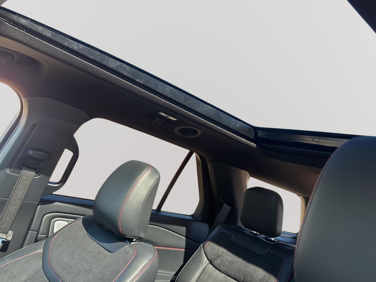 2026 Ford Explorer ST - Photo 13