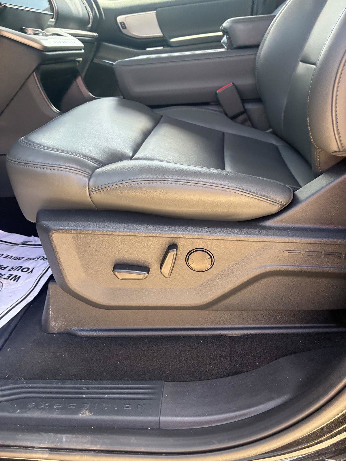 2026 Ford Expedition Active - Photo 16