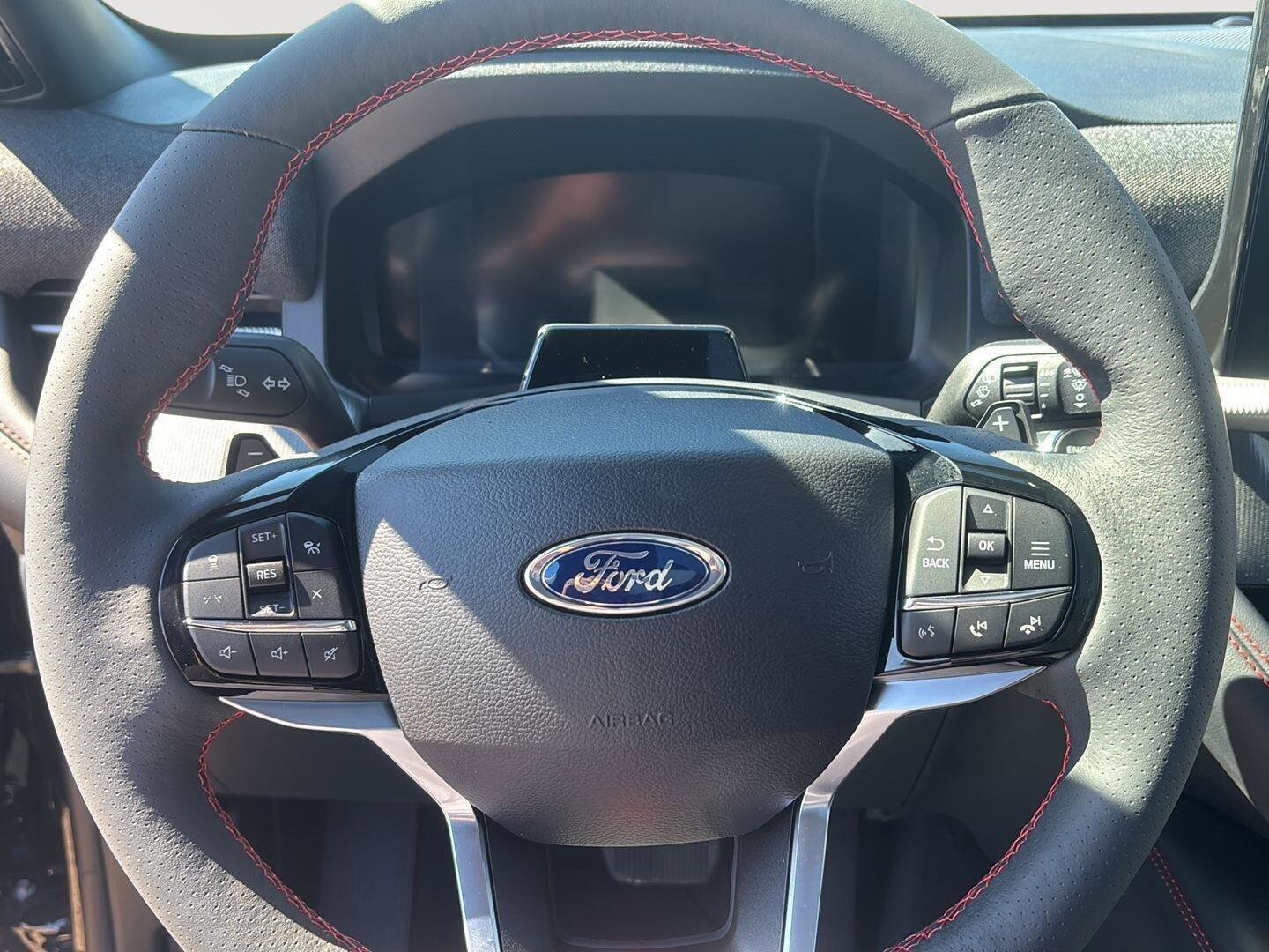 2026 Ford Explorer ST - Photo 10