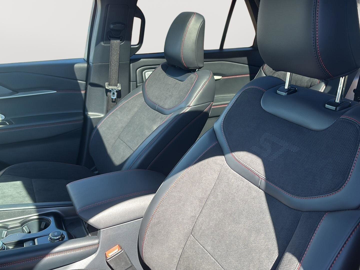2026 Ford Explorer ST - Photo 11