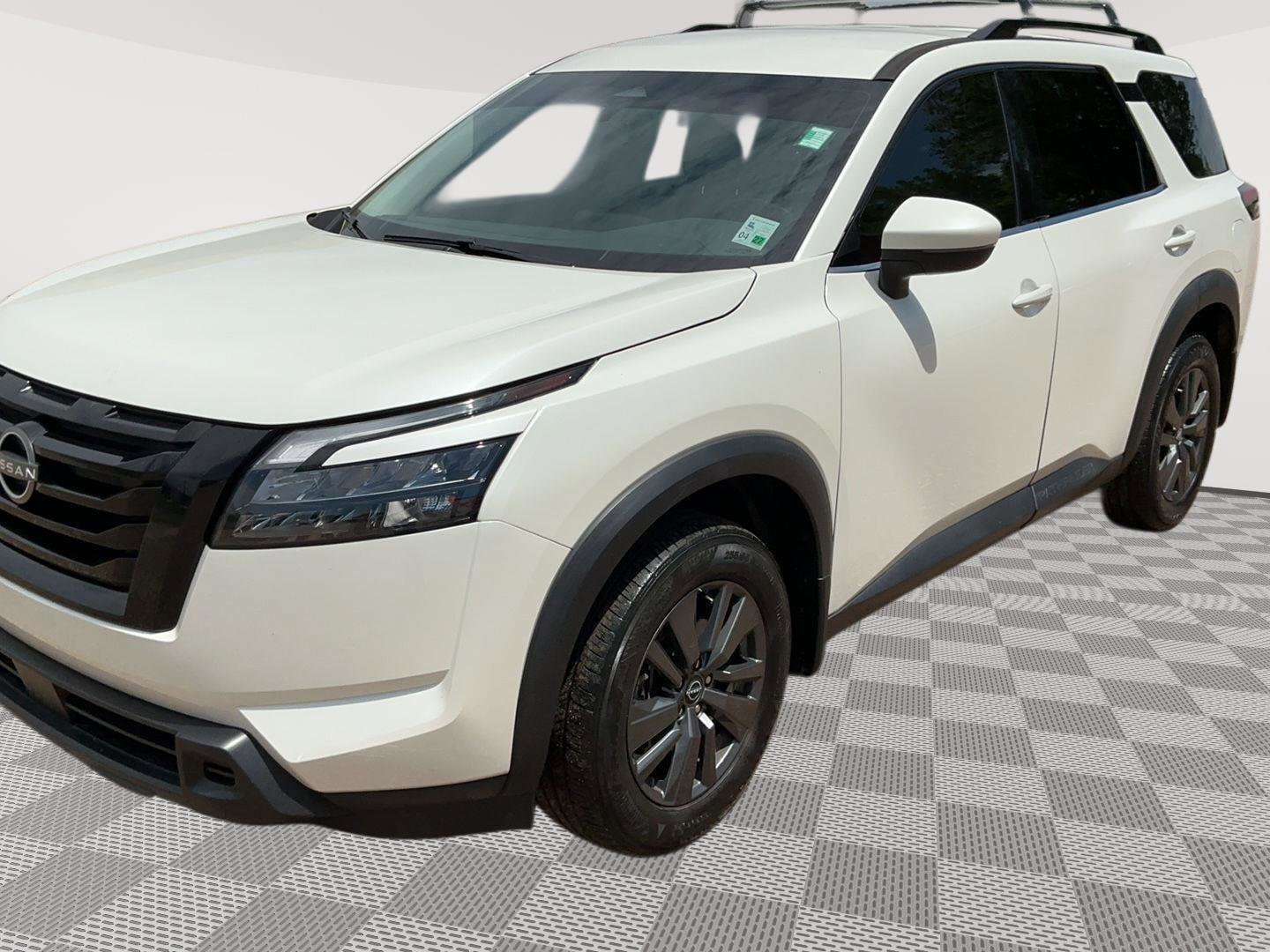 2023 Nissan Pathfinder SV