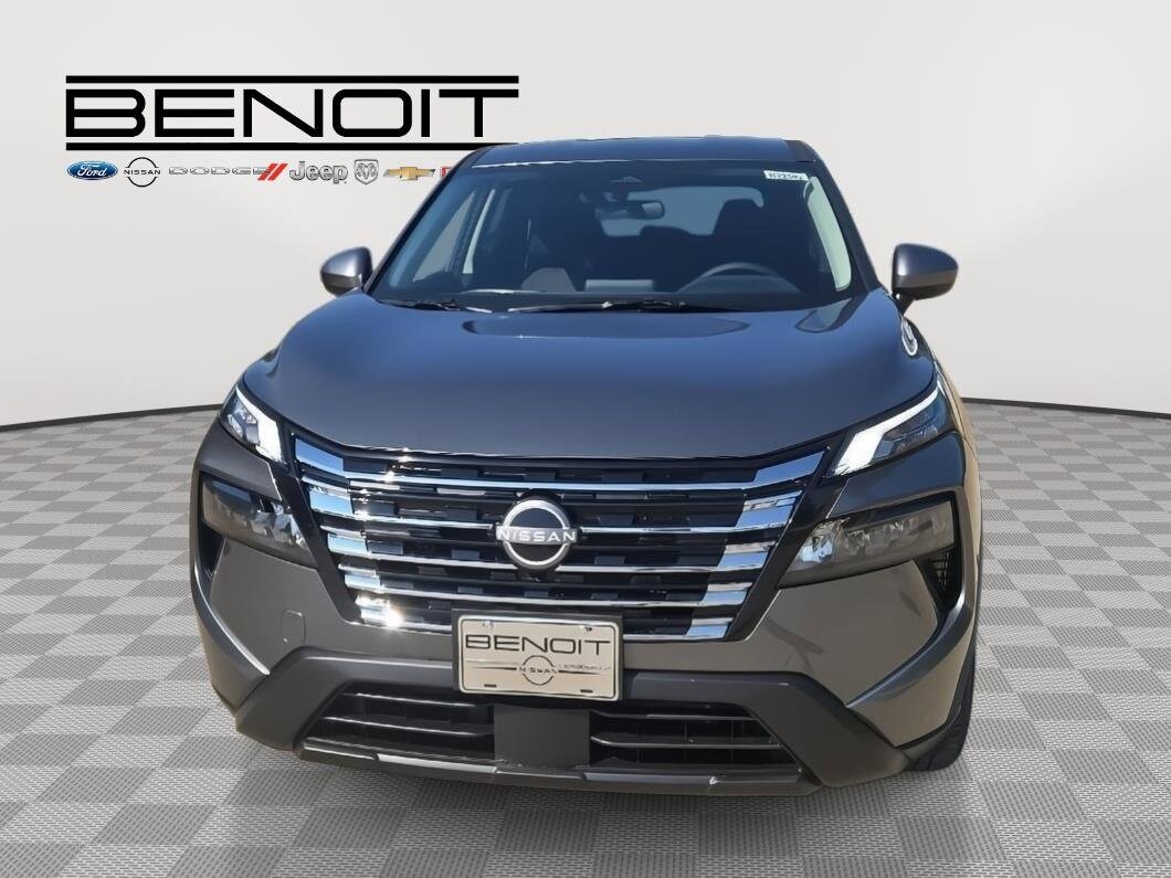 2026 Nissan Rogue SV photo 2