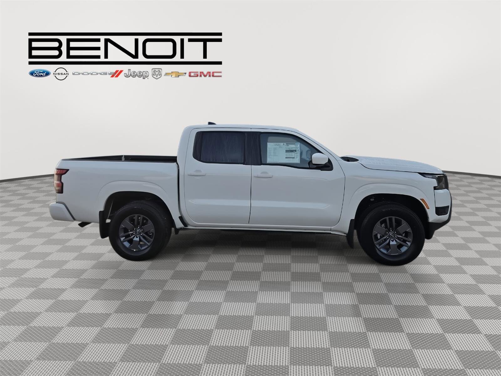 2025 Nissan Frontier Crew Cab SV photo 4