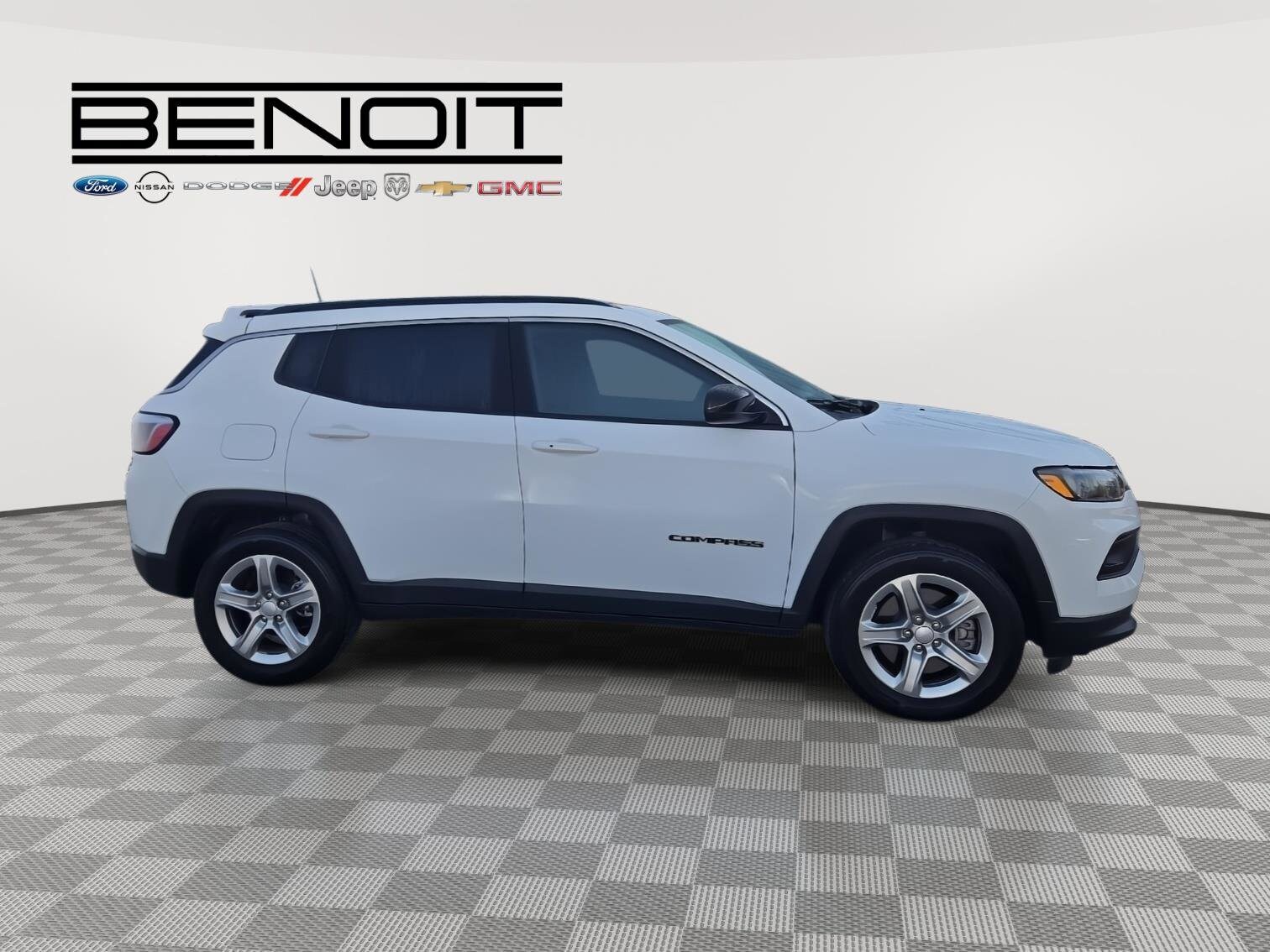 2024 Jeep Compass Latitude photo 3