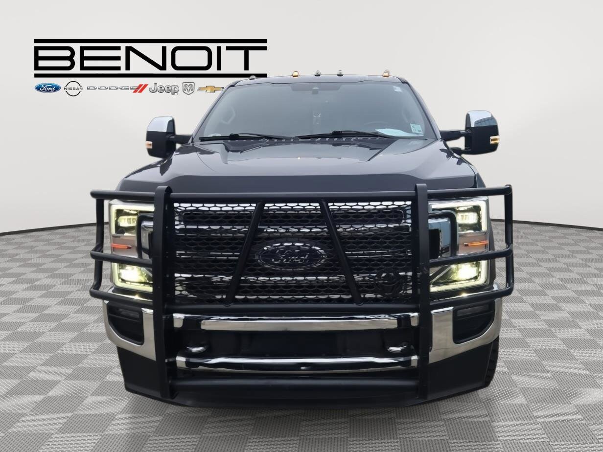 2021 Ford F-250 Lariat photo 2