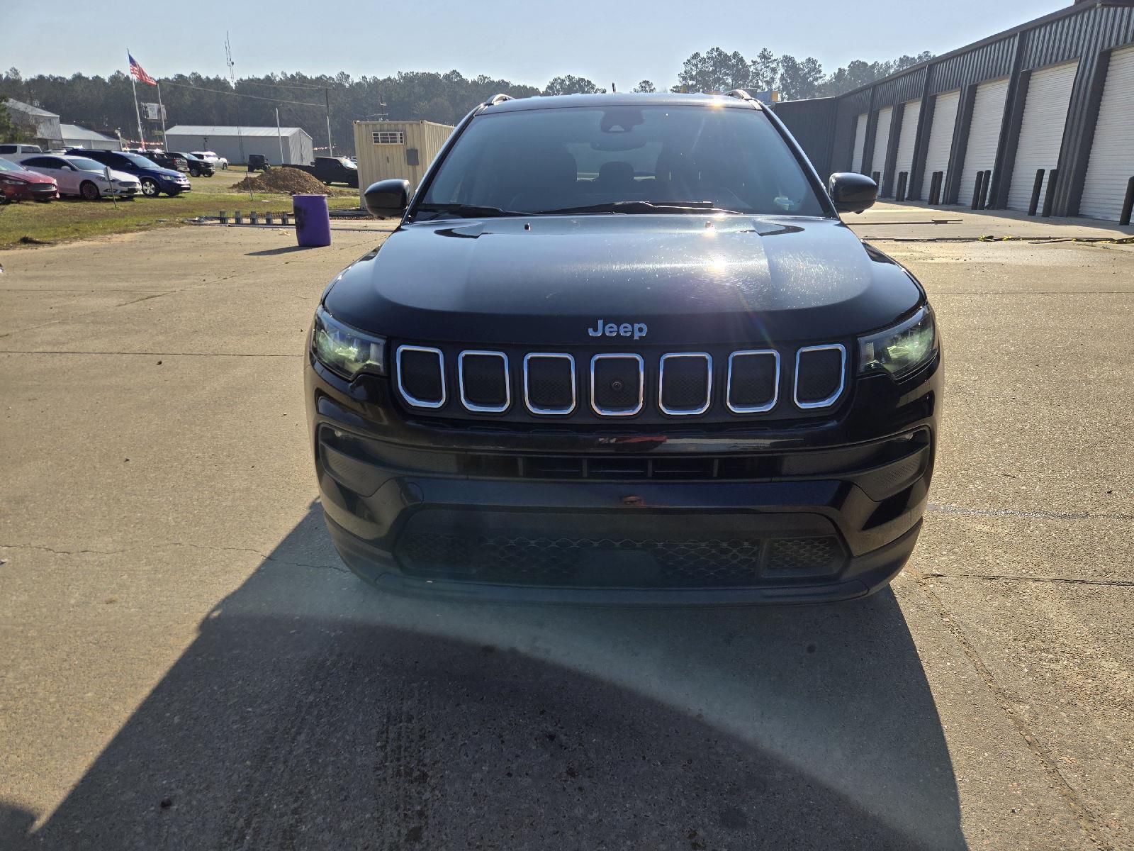 Used 2022 Jeep Compass Latitude Lux with VIN 3C4NJDFB4NT208296 for sale in DeRidder, LA