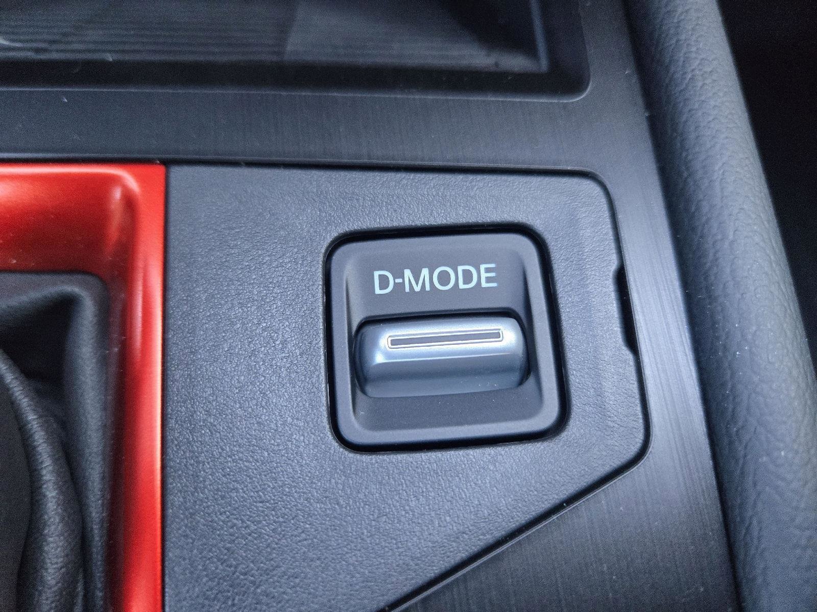 2026 Nissan Kicks SR photo 4