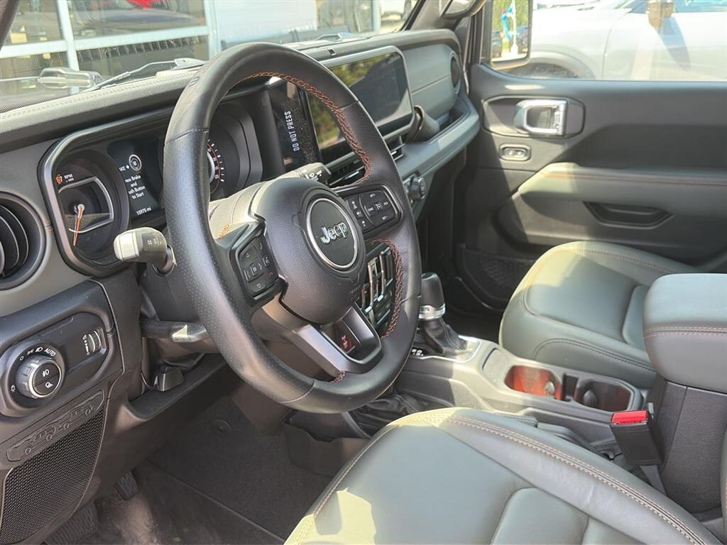 Used 2024 Jeep Gladiator Mojave X Truck