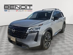 2026 Nissan Pathfinder Platinum SUV