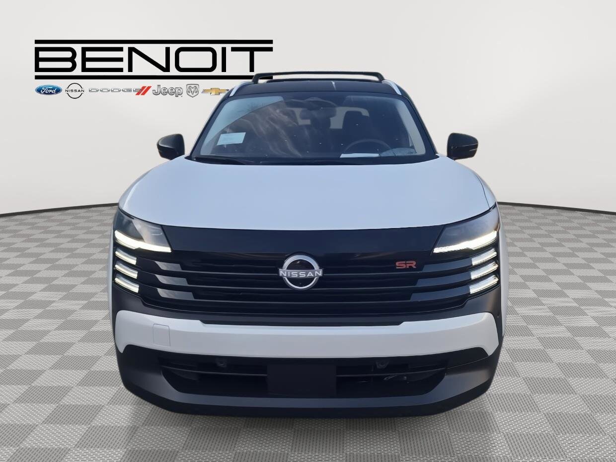 2026 Nissan Kicks SR photo 2