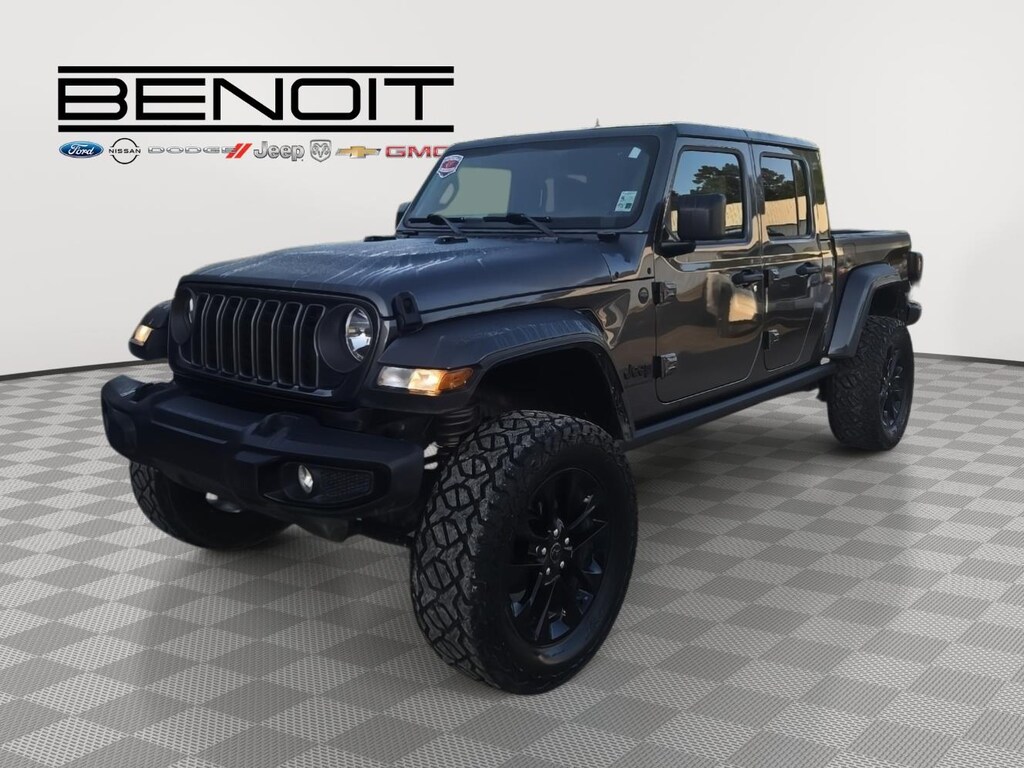 Used 2025 Jeep Gladiator Nighthawk Truck