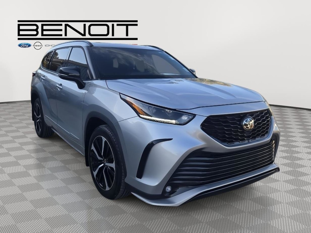 Used 2022 Toyota Highlander XSE XSE FWD