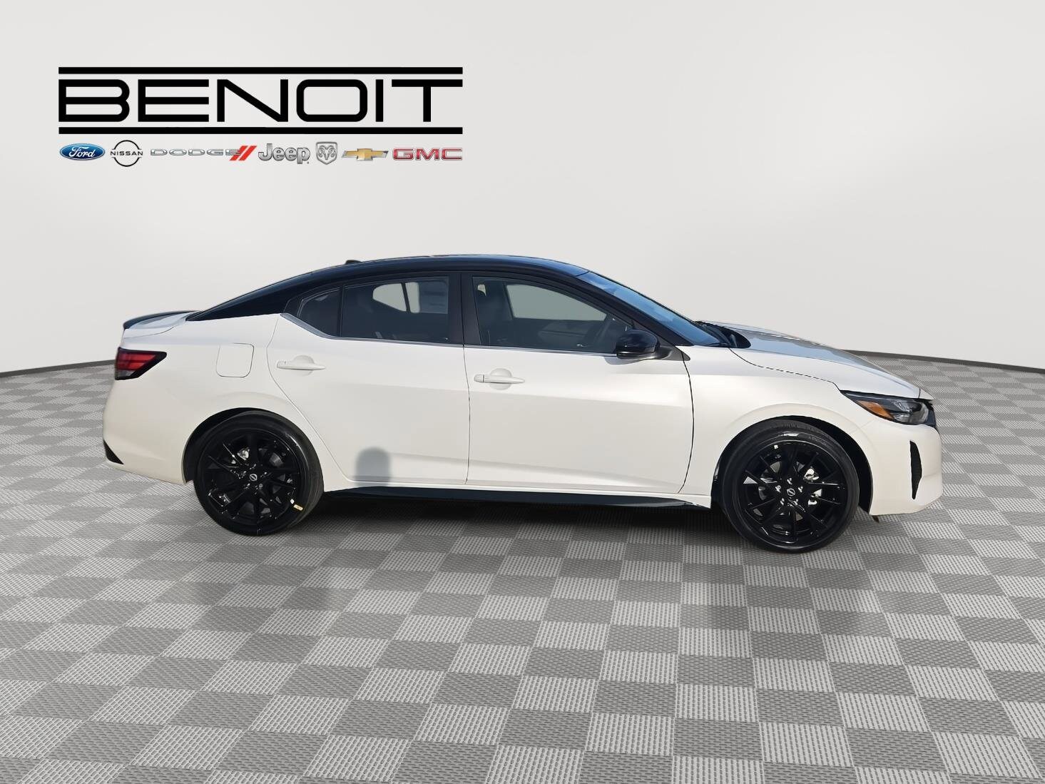 2025 Nissan Sentra SR Midnight Edition photo 4