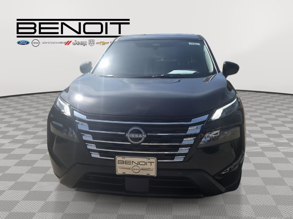 2026 Nissan Rogue SV photo 2