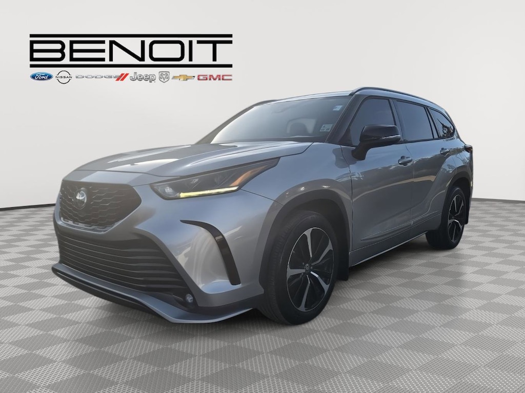 Used 2022 Toyota Highlander XSE XSE FWD