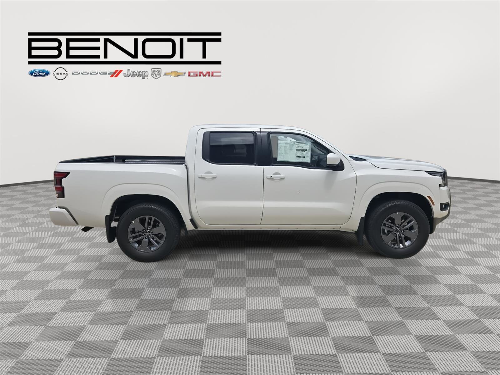 2025 Nissan Frontier SV photo 3