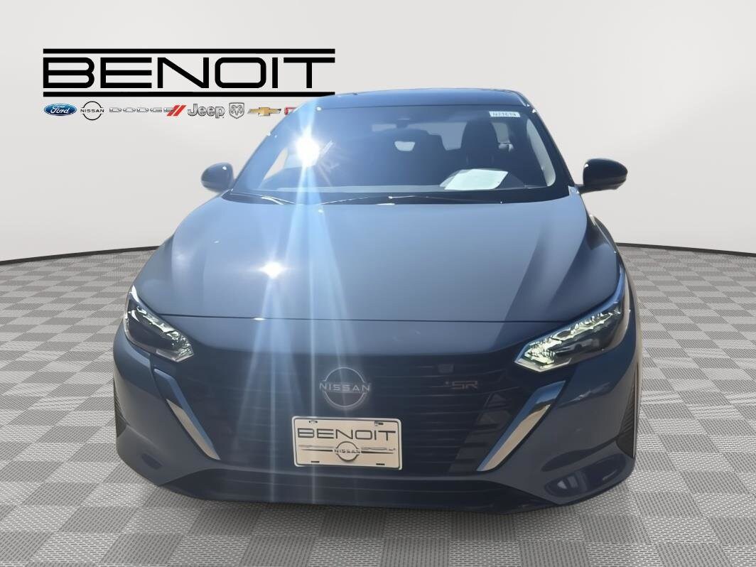 2025 Nissan Sentra SR photo 2
