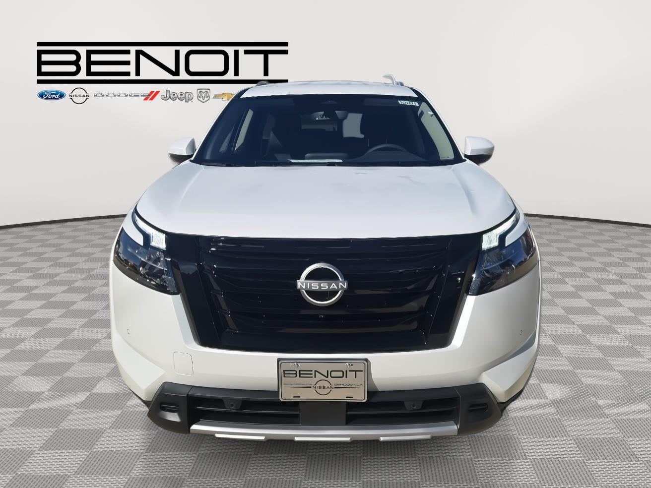 2025 Nissan Pathfinder SL photo 2