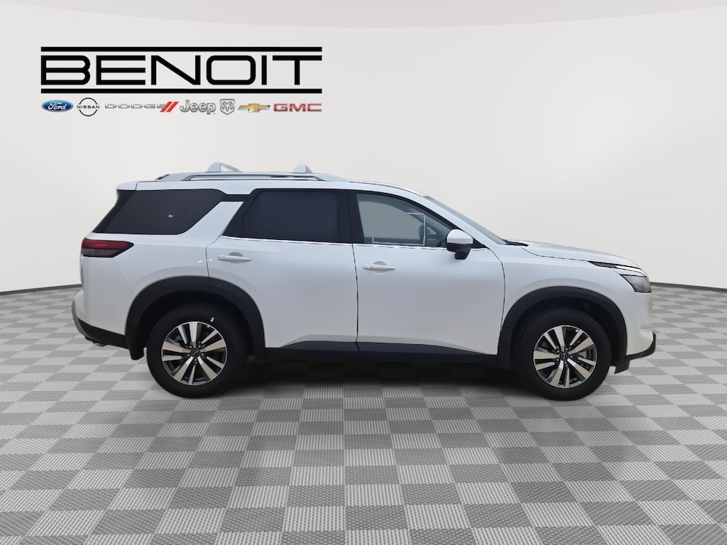 New 2025 Nissan Pathfinder SL SUV