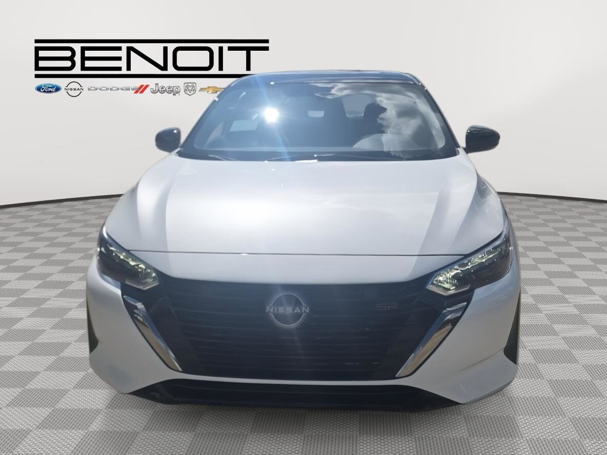2025 Nissan Sentra SR photo 2