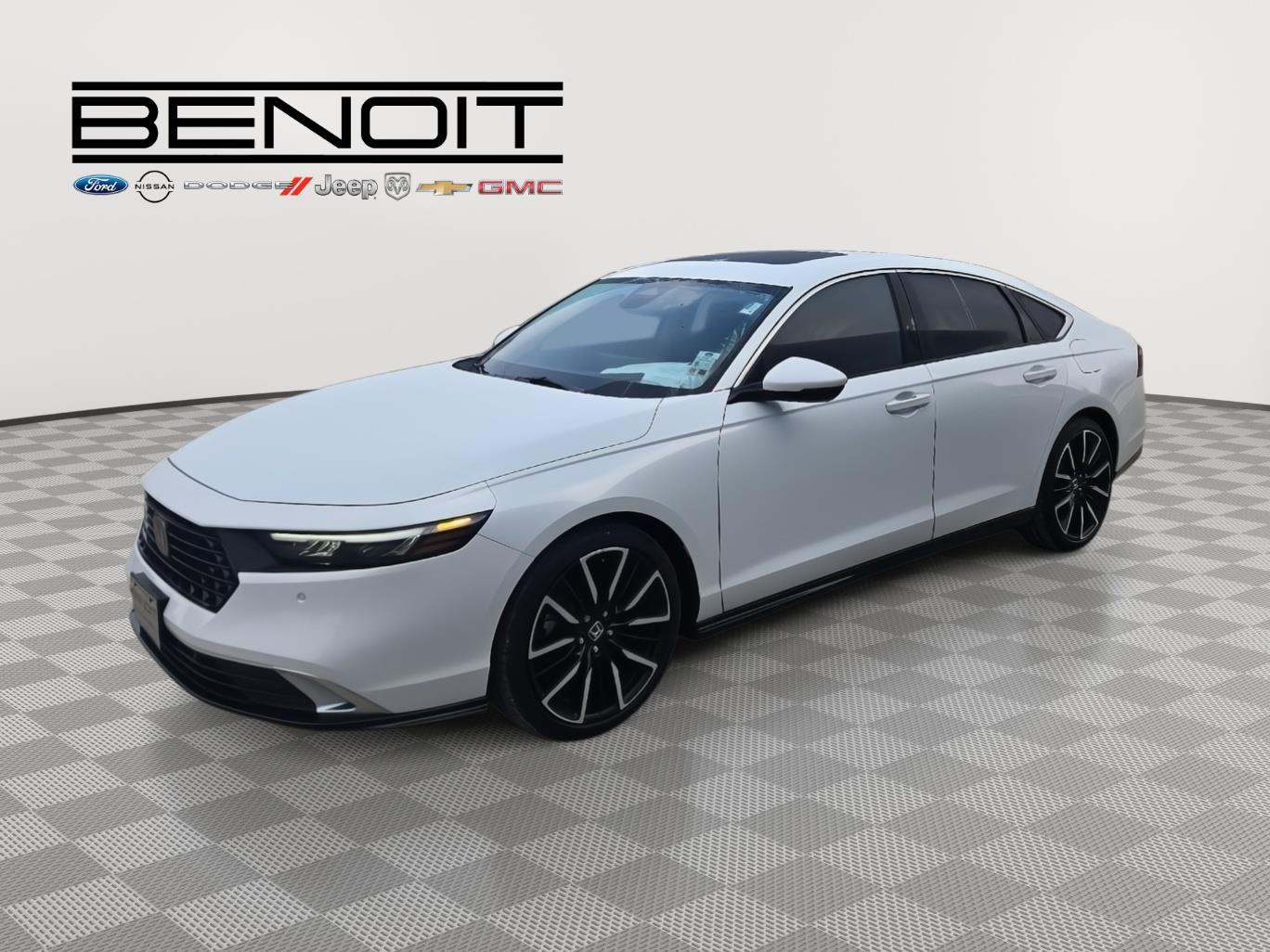 2023 Honda Accord Hybrid Touring's photo