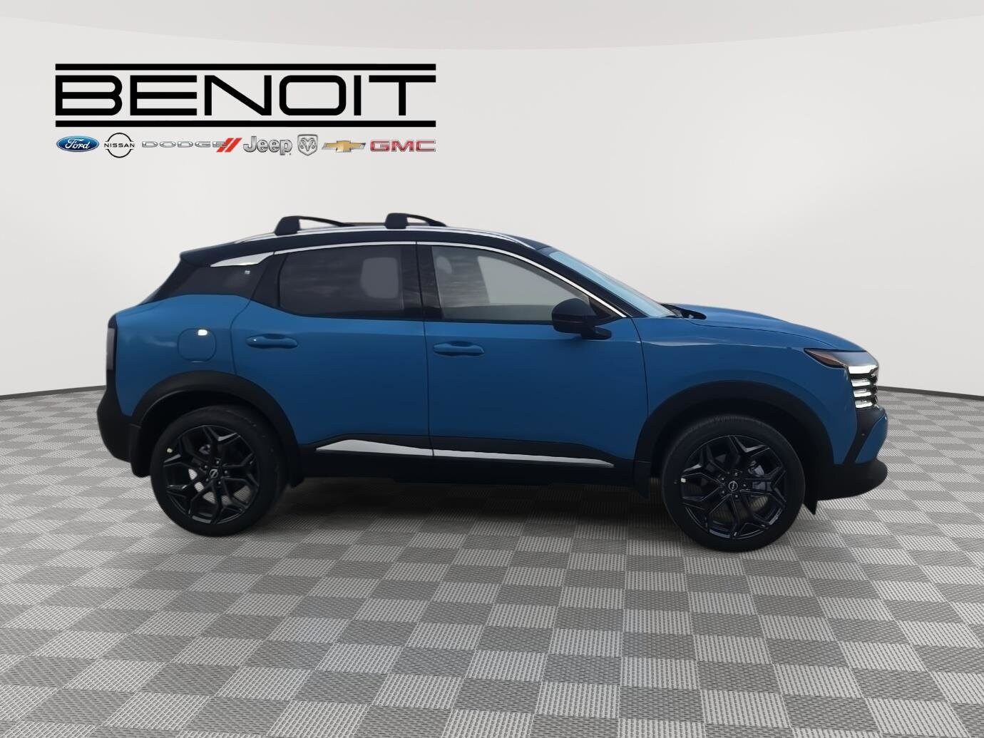 2026 Nissan Kicks SR photo 4