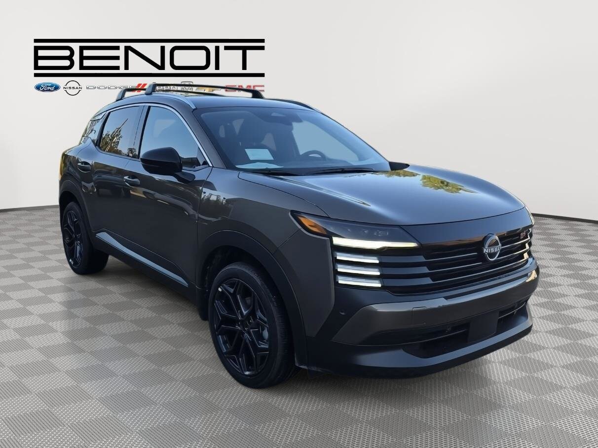 2026 Nissan Kicks SR photo 2