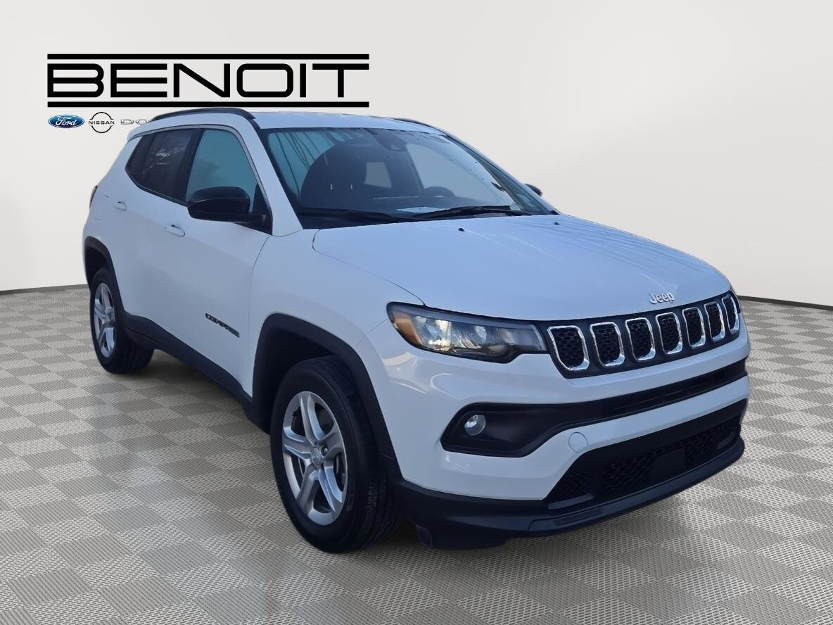 2024 Jeep Compass Latitude photo 2