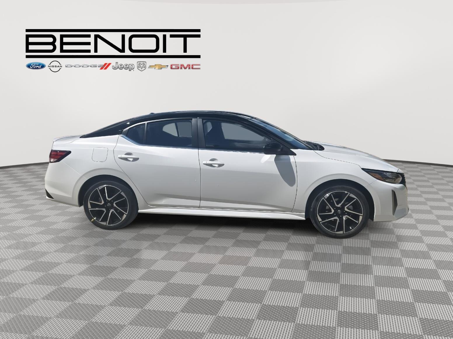 2025 Nissan Sentra SR photo 3