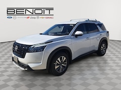 2025 Nissan Pathfinder SL SUV