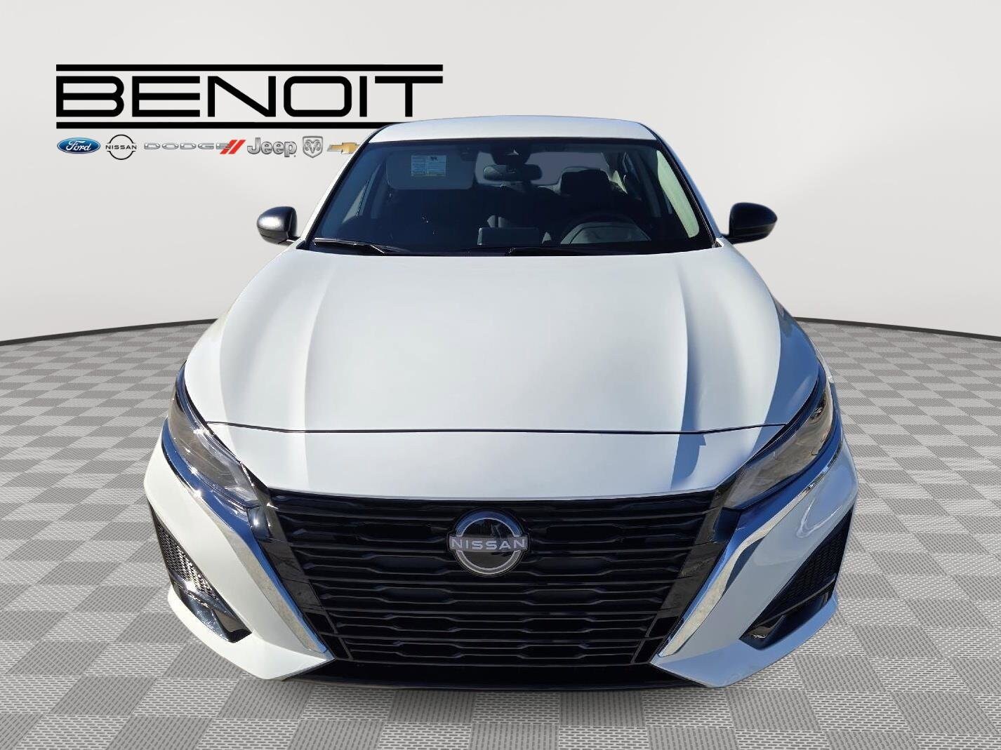 2025 Nissan Altima S photo 2