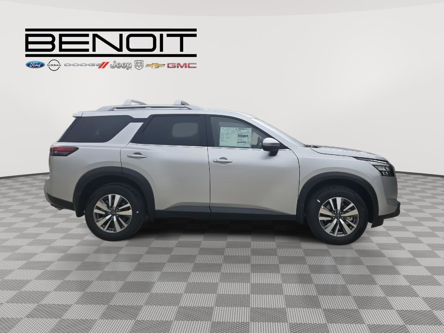 2025 Nissan Pathfinder SL photo 4