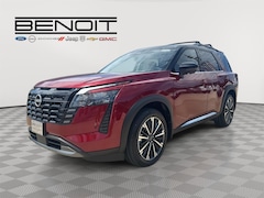 2026 Nissan Pathfinder Platinum SUV