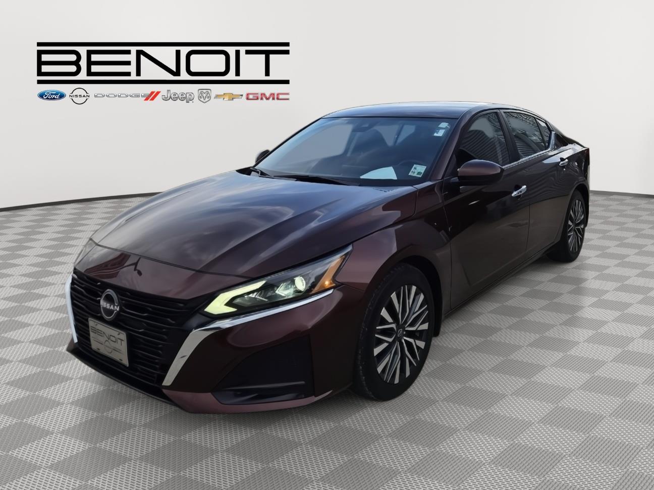 2023 Nissan Altima SV's photo