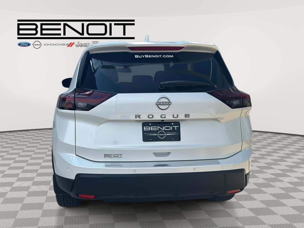 2026 Nissan Rogue SV photo 3