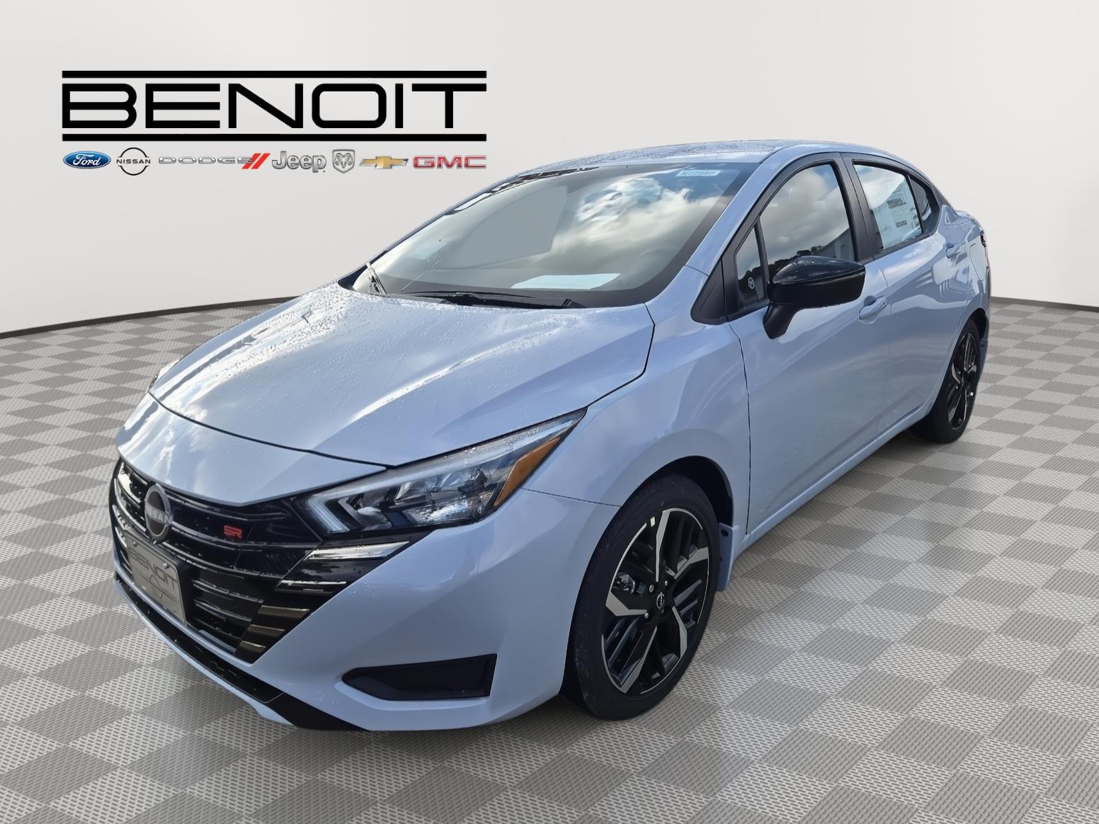 2025 Nissan Versa Sedan SR's photo