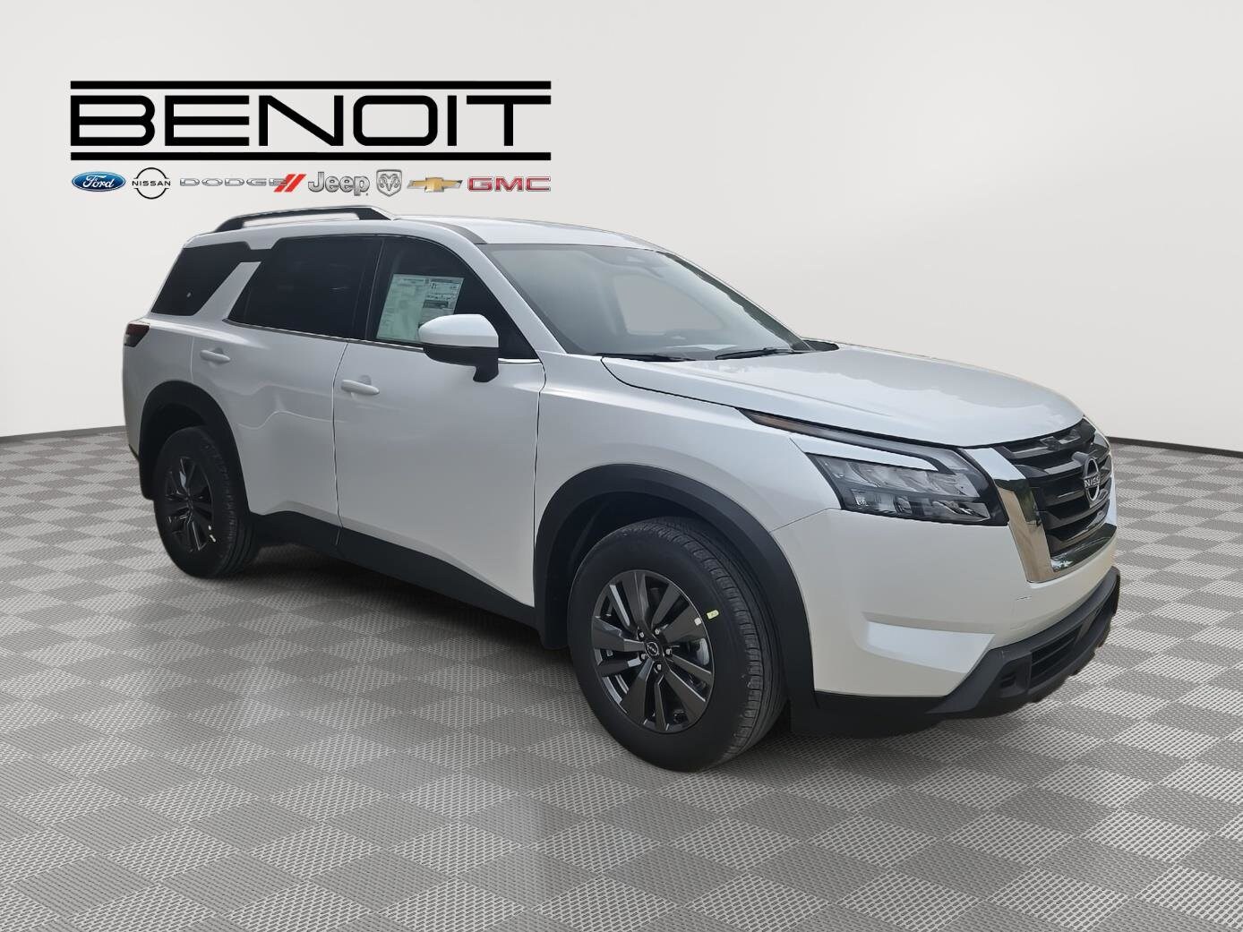 2025 Nissan Pathfinder SV photo 3