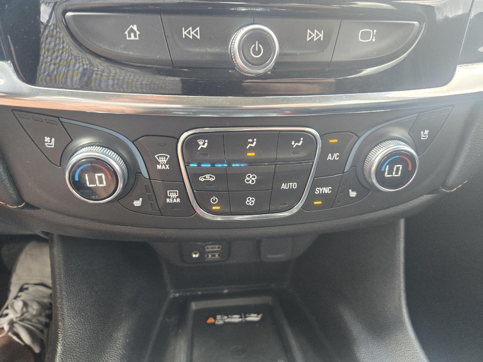 2021 Chevrolet Traverse Premier - Photo 19