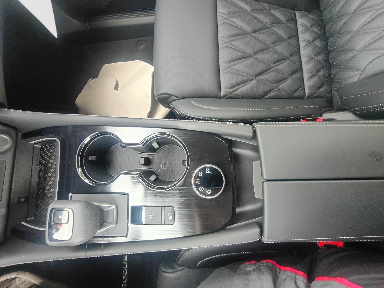 2026 Nissan Rogue Platinum - Photo 17