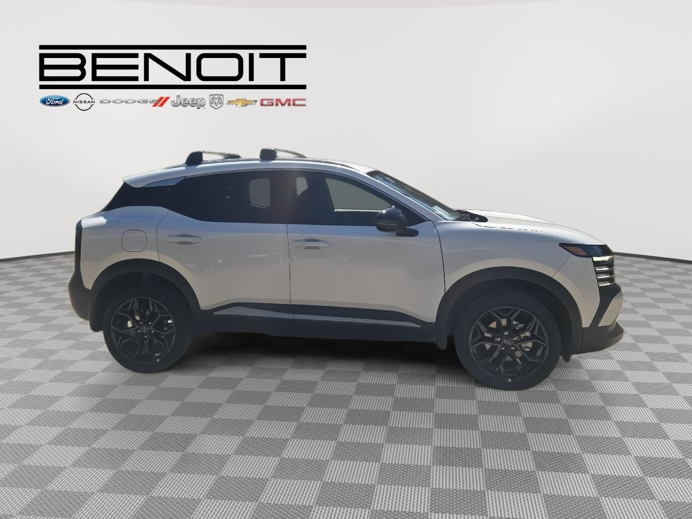 2026 Nissan Kicks SR photo 4