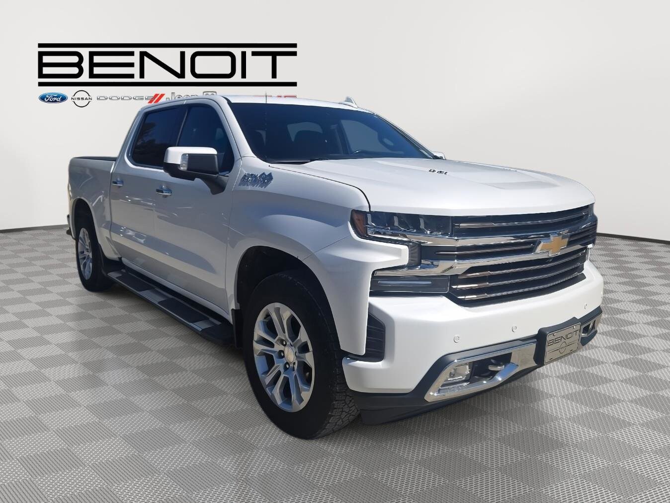 2019 Chevrolet Silverado 1500 High Country photo 3