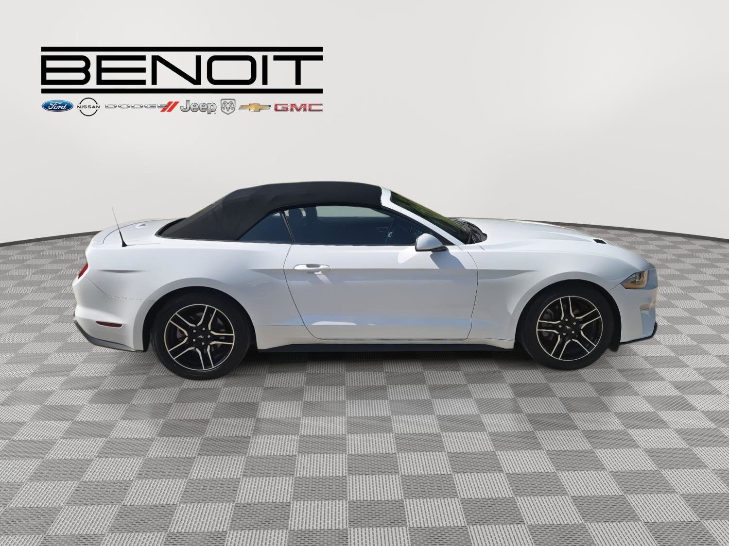 2023 Ford Mustang EcoBoost Premium photo 4